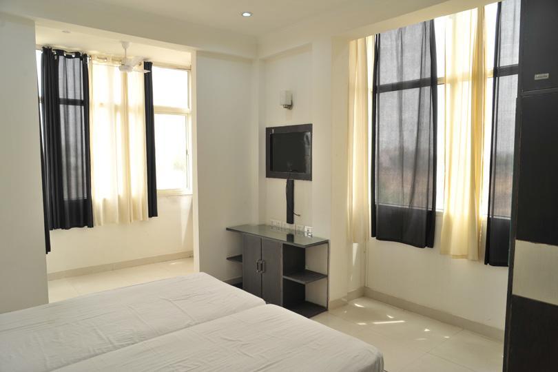 Aura Suites Γκουργκάον Εξωτερικό φωτογραφία