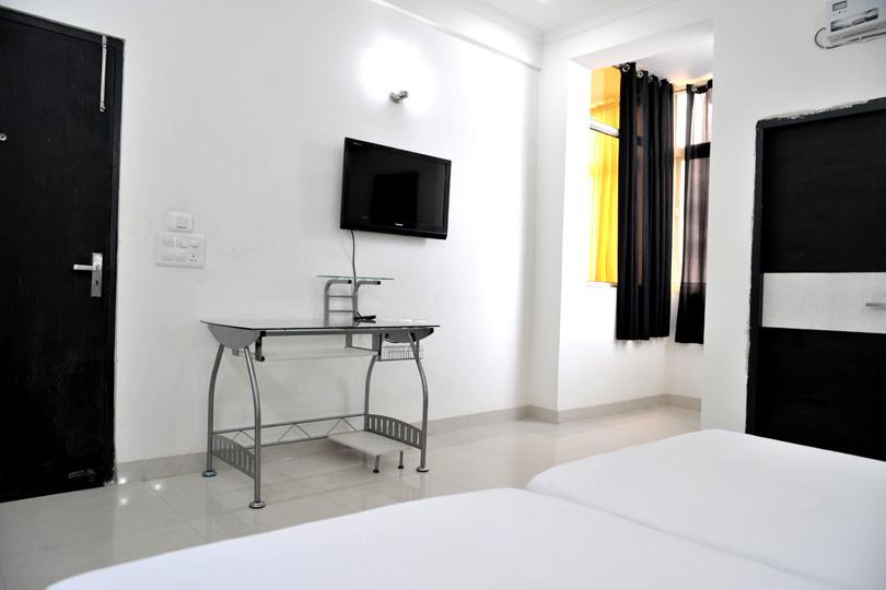 Aura Suites Γκουργκάον Εξωτερικό φωτογραφία